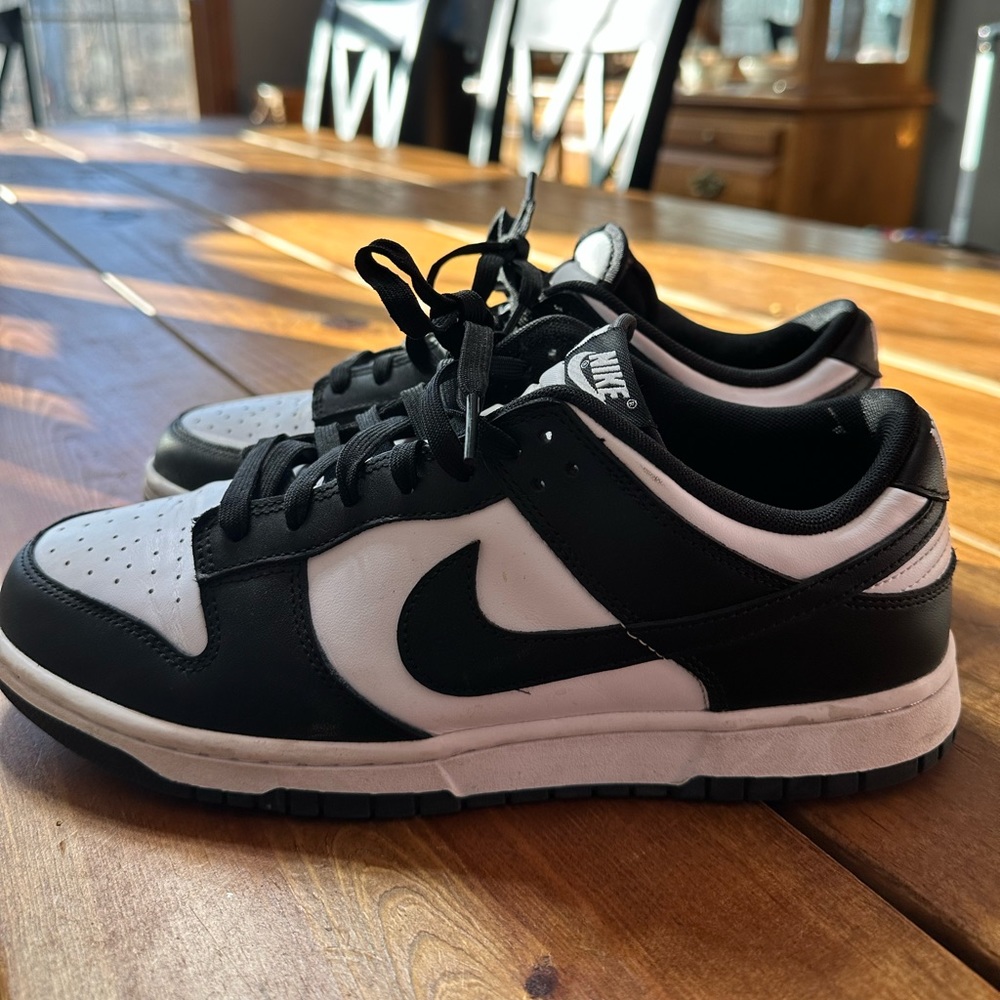 Size 9 men’s Nike pandas